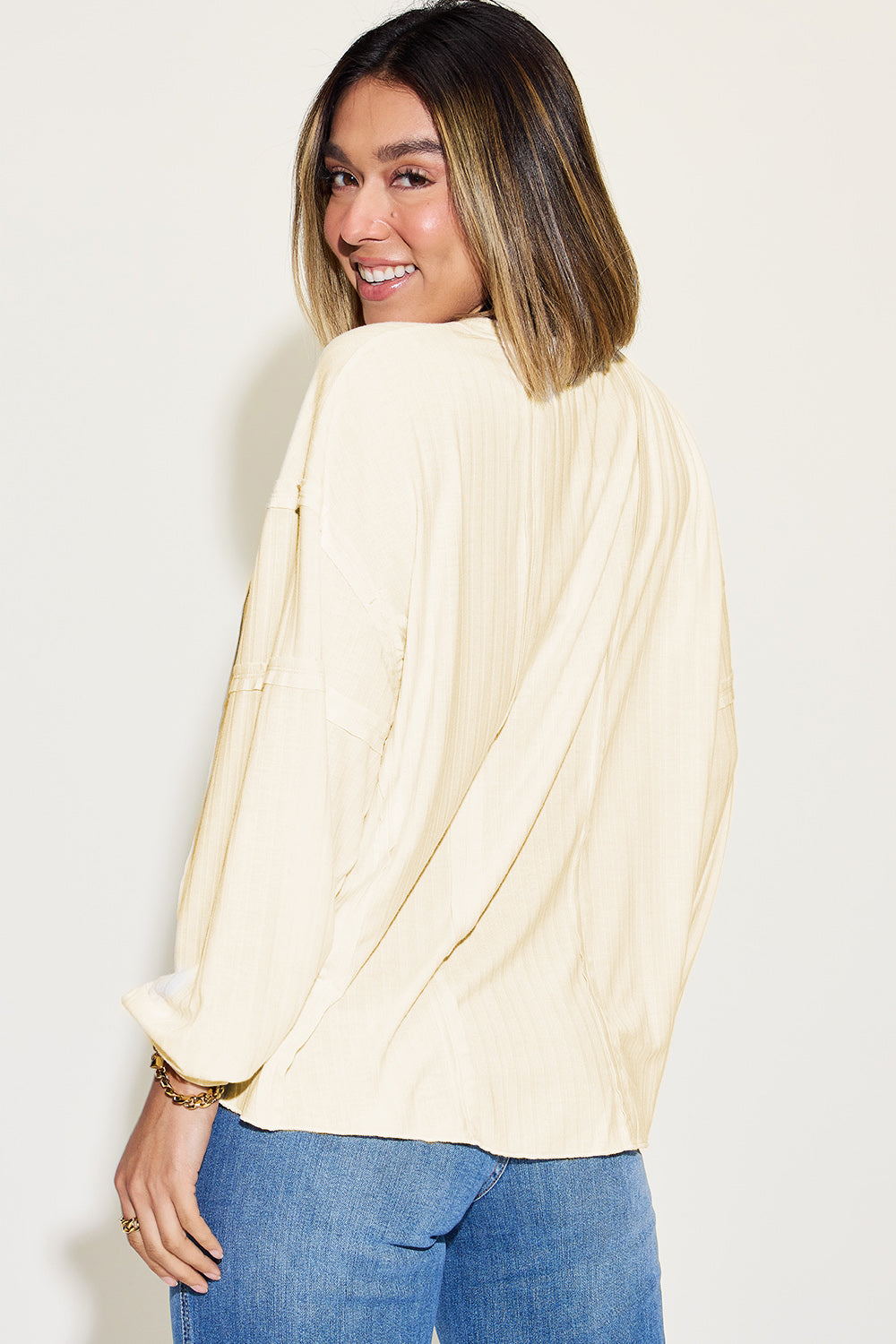 Basic Bae Full Size Ribbed Round Neck Long Sleeve T-Shirt Basic Bae Full Size Ribbed Round Neck Long Sleeve T-Shirt